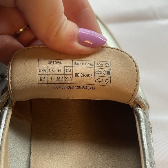 Vionic Women's Uptown 360 Flex Slip-Ons Silver Leather Loafer Slide Women's 6.5 - Picture 7 of 8